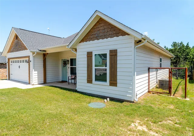 Homes for sale in Granbury, TX | 2703 San Gabriel Dr, Granbury, TX 76048 | MLS# 21259947