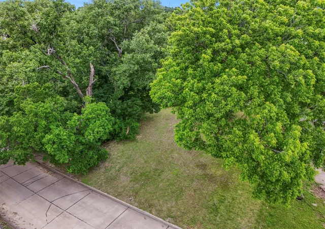 Homes for sale in Rowlett, TX | 5101 Edgewater Dr, Rowlett, TX 75088 | MLS# 21266138