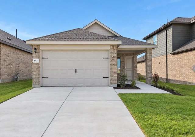 Photo 1 of Sale Pending at 142 Davis Ln, Newark, TX 76071 | MLS# 21263485 | Listing updated on 2026-09-28