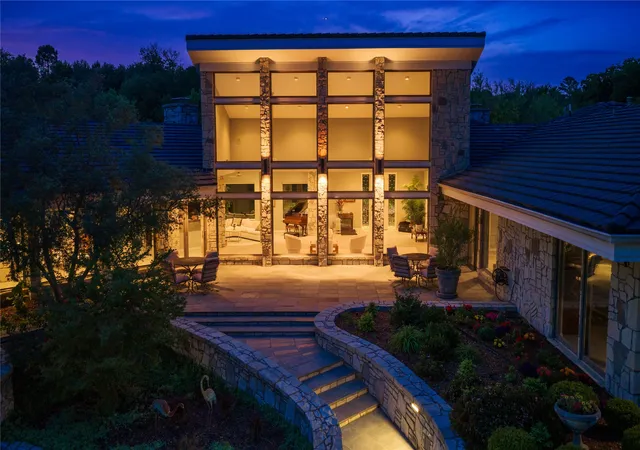 Photo 1 of Mansion for sale at 700 El Paseo St, Denton, TX 76205 | MLS# 21204700 | Listing updated on 2026-07-21