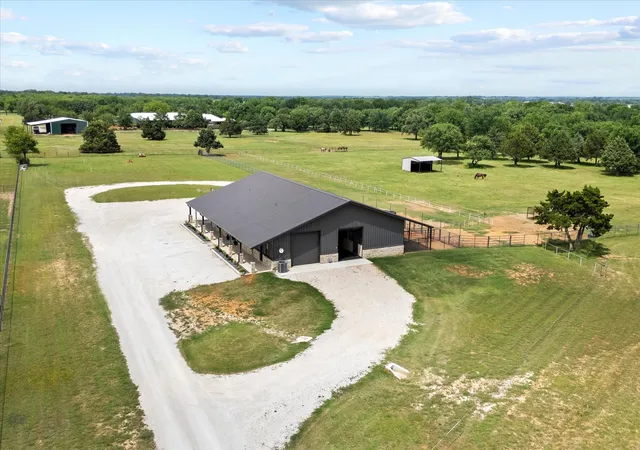 Homes for sale in Pilot Point, TX | 10701 Osburn Rd, Pilot Point, TX 76258 | MLS# 21261946