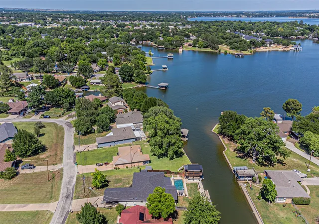 Homes for sale in Granbury, TX | 3801 Quail Run, Granbury, TX 76049 | MLS# 21265888