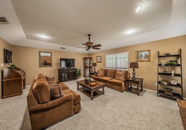 Photo 3 of Sale Pending at 536 N Briery Rd, Irving, TX 75061 | MLS# 21265755 | Listing updated on 2026-08-30