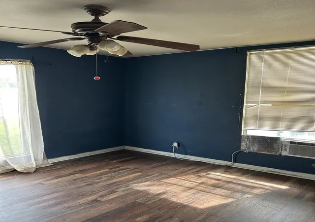 Photo 3 of Single family home for sale at 2670 Strong Ave, Fort Worth, TX 76105 | MLS# 21266390 | Listing updated on 2026-08-03