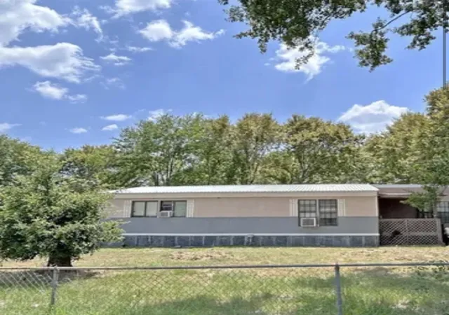 Homes for sale in Crockett, TX | 4570 S Us Hwy 287, Crockett, TX 75835 | MLS# 21265852
