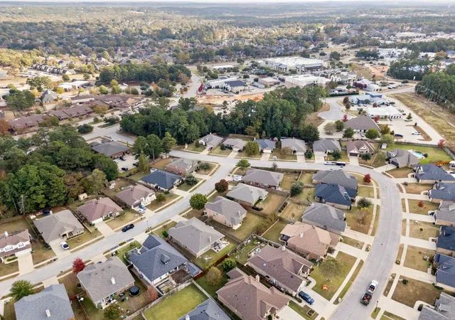 Photo 3 of Single family home for sale at 6679 Lacebark Cir, Tyler, TX 75703 | MLS# 21266444 | Listing updated on 2026-09-25
