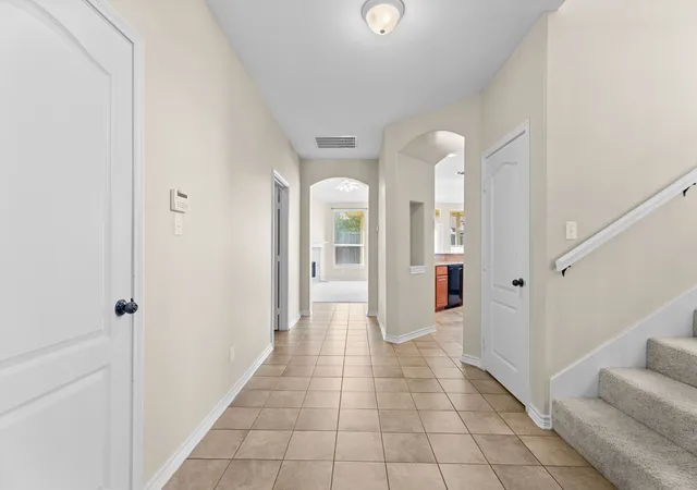 Photo 3 of Single family home for sale at 6679 Lacebark Cir, Tyler, TX 75703 | MLS# 21266444 | Listing updated on 2026-09-25