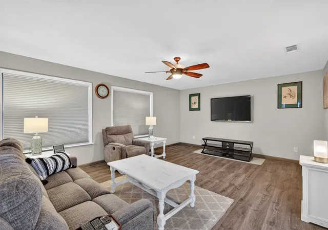 5th image of 3524 Holiday Pl, Bossier City, LA 71112 | MLS# 21266482