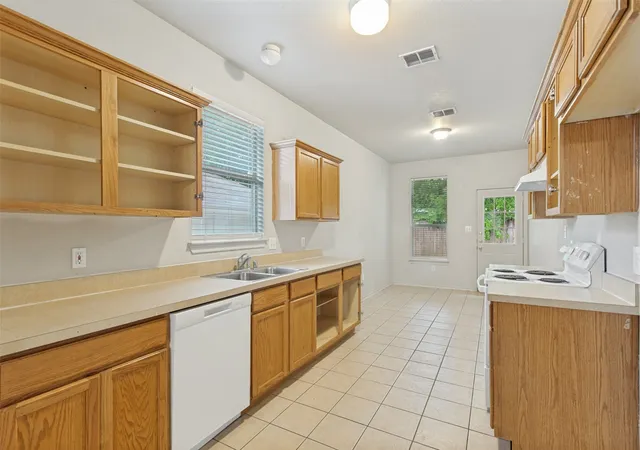Homes for sale in Lake Dallas, TX | 400 Stockard St, Lake Dallas, TX 75065 | MLS# 21262979