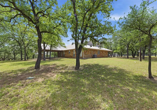 Photo 2 of Single family home for sale at 1528 Tidwell Rd, Weatherford, TX 76087 | MLS# 21264237 | Listing updated on 2026-07-10