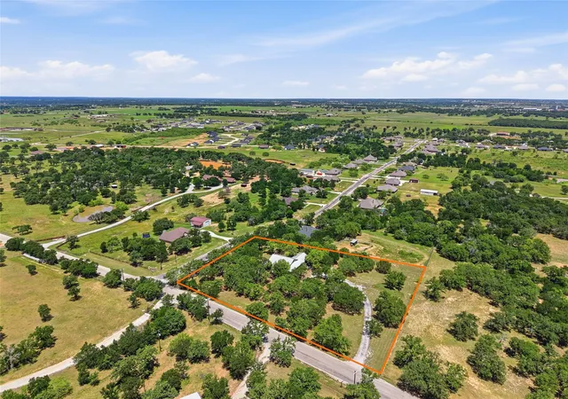 Photo 4 of Single family home for sale at 1528 Tidwell Rd, Weatherford, TX 76087 | MLS# 21264237 | Listing updated on 2026-09-28