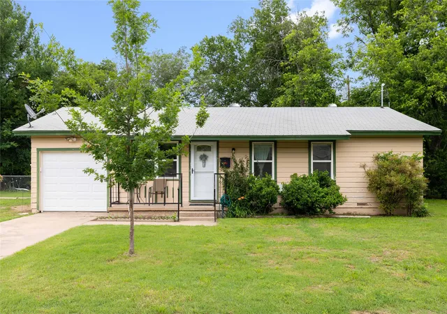 Homes for sale in Brownwood, TX | 2808 1st St, Brownwood, TX 76801 | MLS# 21265162