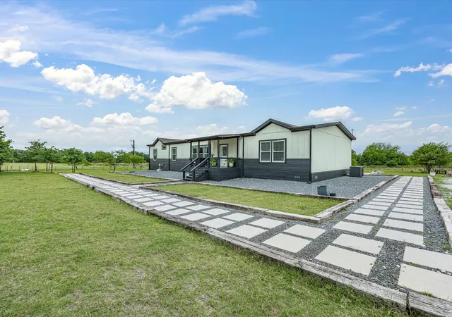 Photo 3 of Manufactured home for sale at 466 Belcher Rd, Bowie, TX 76230 | MLS# 21258529 | Listing updated on 2026-07-09