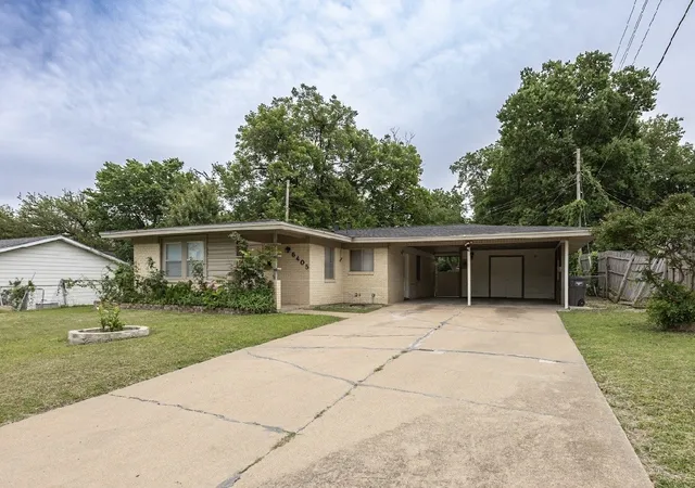 Photo 3 of Single family home for sale at 5405 Trail Lake Dr, Fort Worth, TX 76133 | MLS# 21260360 | Listing updated on 2026-08-21