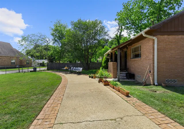 Homes for sale in Gladewater, TX | 500 W Marshall Ave, Gladewater, TX 75647 | MLS# 21266617