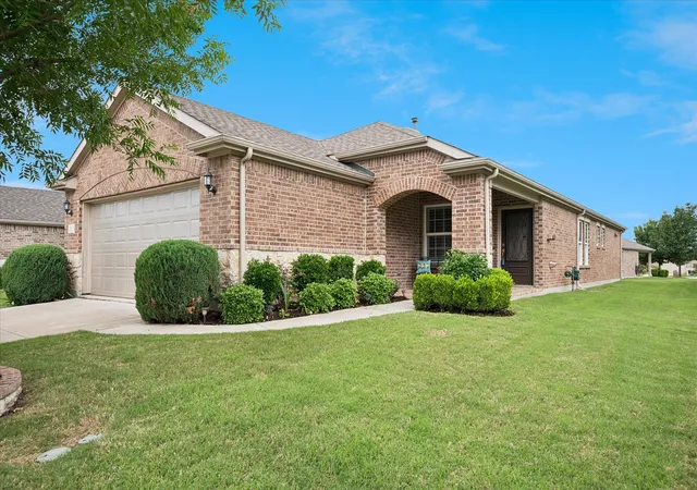 Photo 3 of Sale Pending at 2306 Feathering Dr, Frisco, TX 75036 | MLS# 21261734 | Listing updated on 2026-07-27