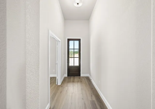 Photo 3 of Sale Pending at 520 Vista Ridge Dr, Weatherford, TX 76087 | MLS# 21266641 | Listing updated on 2026-08-30