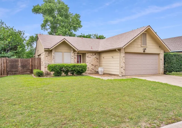 Homes for sale in Haltom City, TX | 5928 Chisholm Trl, Haltom City, TX 76148 | MLS# 21266525