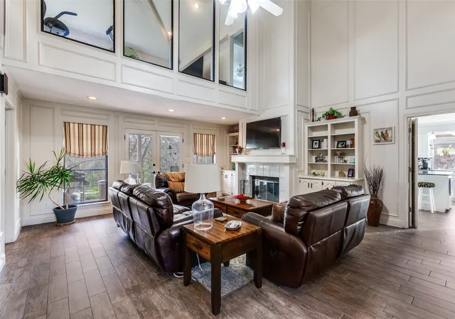 Photo 4 of Sale Pending at 3706 Oakridge Cir, Garland, TX 75040 | MLS# 21266687 | Listing updated on 2026-08-31