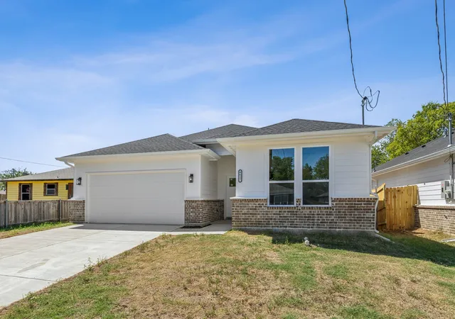 Homes for sale in Greenville, TX | 4617 Pickett St, Greenville, TX 75401 | MLS# 21262253