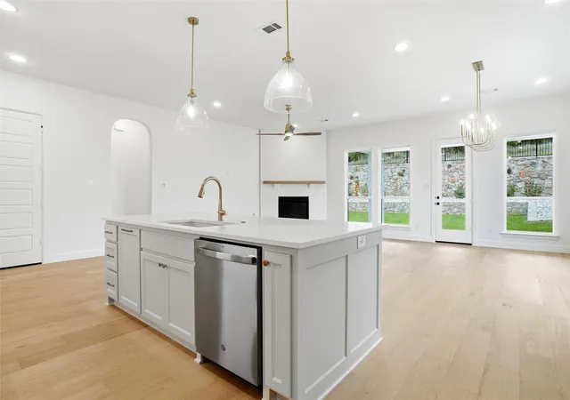 Photo 3 of Single family home for sale at 224 Blackbird Dr, Aledo, TX 76008 | MLS# 21266677 | Listing updated on 2026-09-27