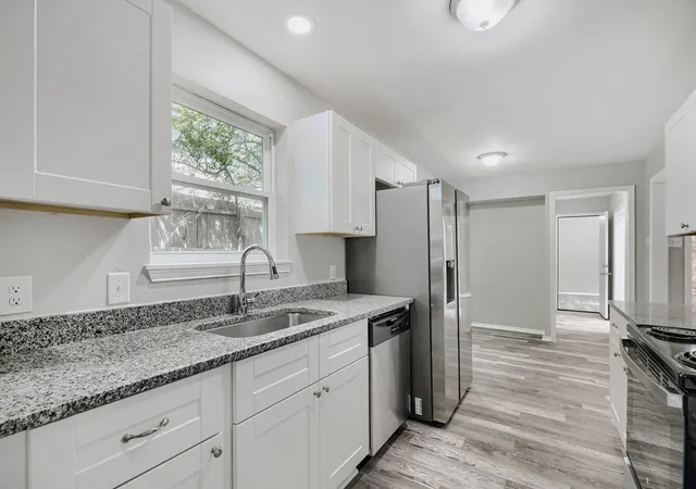 Photo 4 of Single family home for sale at 1414 Dumont Dr, Richardson, TX 75080 | MLS# 21147711 | Listing updated on 2026-08-26