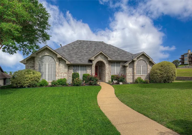 Homes for sale in Heath, TX | 11 Lakeway Dr, Heath, TX 75032 | MLS# 21266723