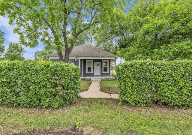 Homes for sale in Mc Gregor, TX | 620 Washington St, Mc Gregor, TX 76657 | MLS# 21265740
