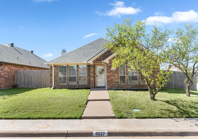 Homes for sale in Wichita Falls, TX | 6027 Oakmont Dr, Wichita Falls, TX 76310 | MLS# 21266715