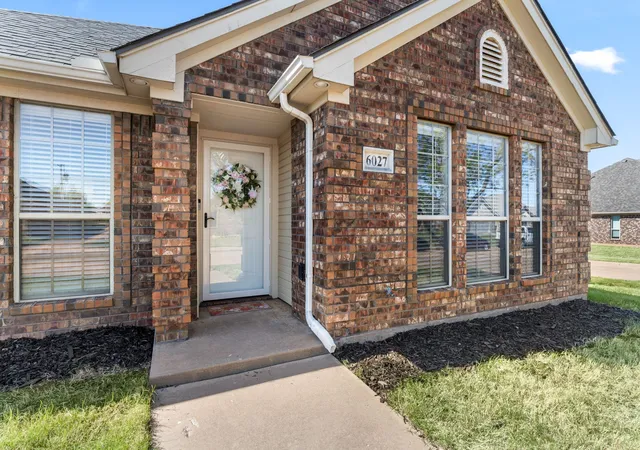 Homes for sale in Wichita Falls, TX | 6027 Oakmont Dr, Wichita Falls, TX 76310 | MLS# 21266715