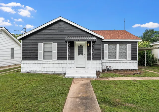 Homes for sale in Bellmead, TX | 1116 January St, Bellmead, TX 76705 | MLS# 21261028