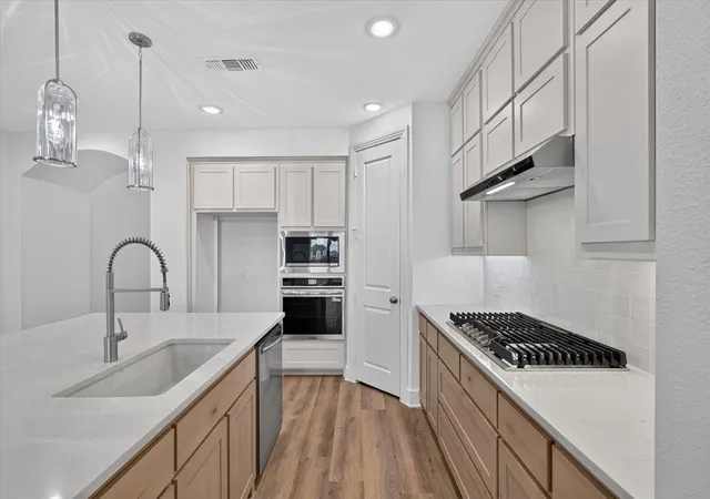 Photo 4 of Single family home for sale at 832 Stone Grove Rd, Lavon, TX 75166 | MLS# 21265735 | Listing updated on 2026-10-06