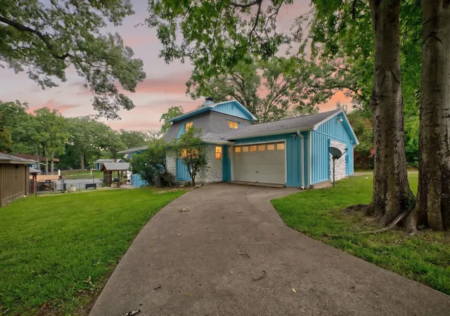 1st image of 132 Shady Shores Dr, Mabank, TX 75156 | MLS# 21250557