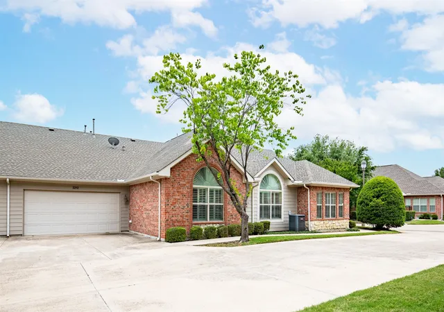 Photo 1 of Sale Pending at 3250 Rosemeade Dr #2213, Fort Worth, TX 76116 | MLS# 21263859 | Listing updated on 2026-07-20