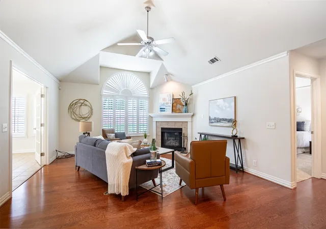 Listing Photo 5 - Condo for sale in building located at 3250 Rosemeade Dr, Fort Worth, TX 76116 - Unit #2213