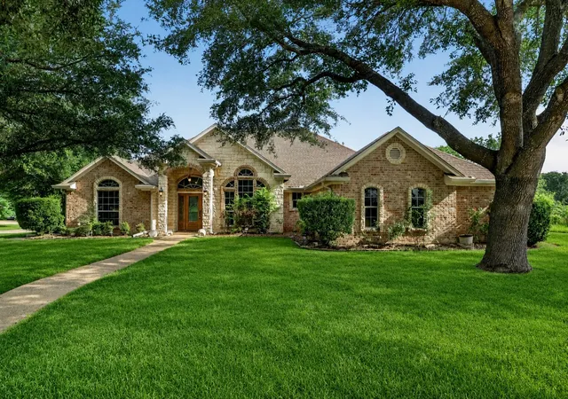 Homes for sale in Lorena, TX | 800 Granite Ln, Lorena, TX 76655 | MLS# 21266714
