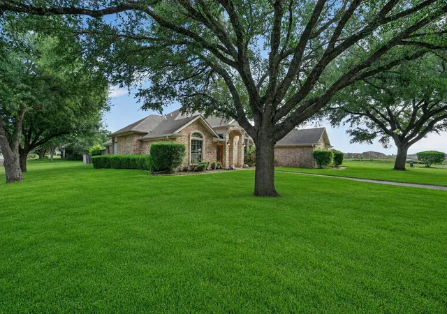 Homes for sale in Lorena, TX | 800 Granite Ln, Lorena, TX 76655 | MLS# 21266714