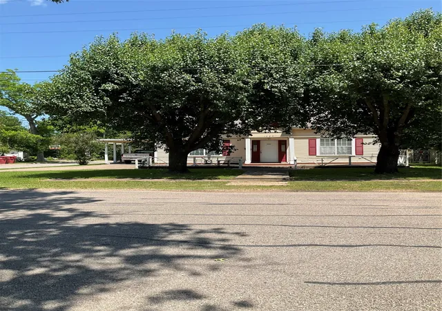 Homes for sale in Bonham, TX | 1020 Park Ave, Bonham, TX 75418 | MLS# 21266821