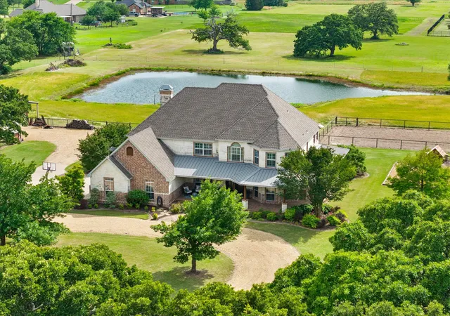Homes for sale in Post Oak Bend, TX | 5900 Kings Creek Dr, Post Oak Bend, TX 75142 | MLS# 21263255