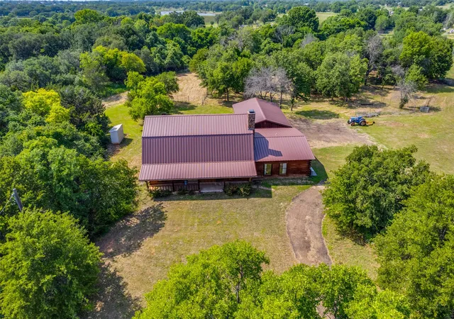 Photo 2 of Single family home for sale at 2700 Harwell Lake Rd, Weatherford, TX 76088 | MLS# 21265674 | Listing updated on 2026-08-29