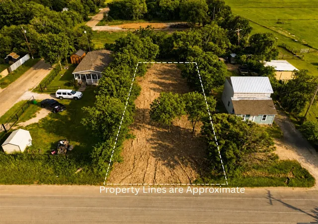Photo 1 of Land for sale at 992 Lincoln City Rd, Waco, TX 76705 | MLS# 21264565 | Listing updated on 2026-07-08