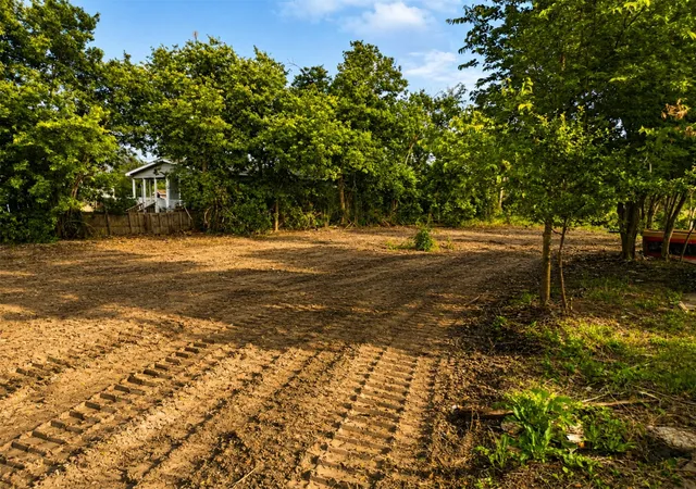 Photo 4 of Land for sale at 992 Lincoln City Rd, Waco, TX 76705 | MLS# 21264565 | Listing updated on 2026-07-08