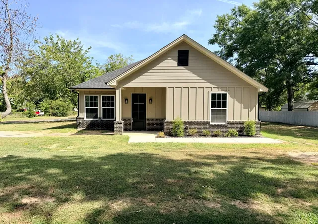 Photo 1 of Single family home for sale at 5350 First St, Chandler, TX 75758 | MLS# 21267265 | Listing updated on 2026-08-20