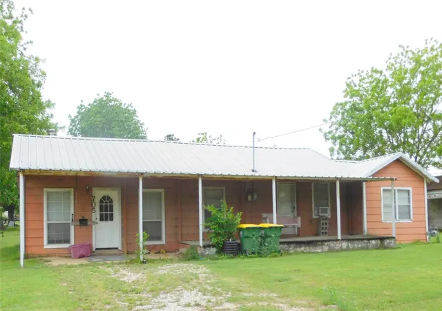 Homes for sale in Hubbard, TX | 705 Mulberry Ave, Hubbard, TX 76648 | MLS# 21263904