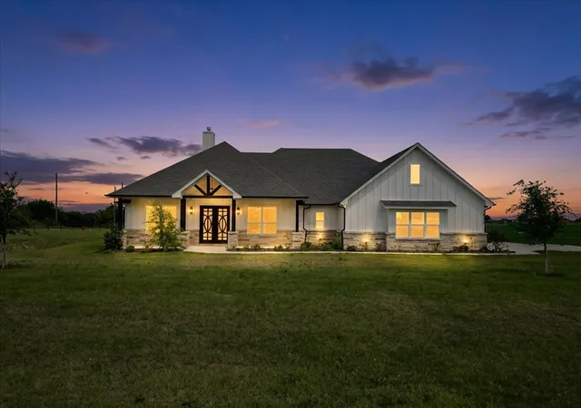 Homes for sale in Godley, TX | 8524 Bronco Dr, Godley, TX 76044 | MLS# 21267284