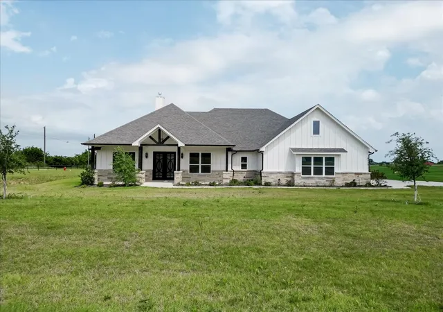 Homes for sale in Godley, TX | 8524 Bronco Dr, Godley, TX 76044 | MLS# 21267284