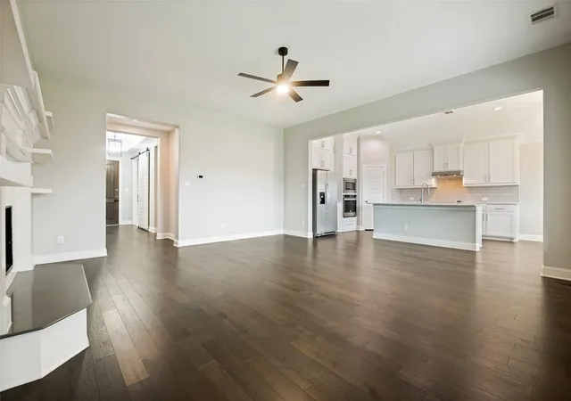Photo 4 of Single family home for sale at 541 Windrow Ln, Waxahachie, TX 75165 | MLS# 21261489 | Listing updated on 2026-09-28