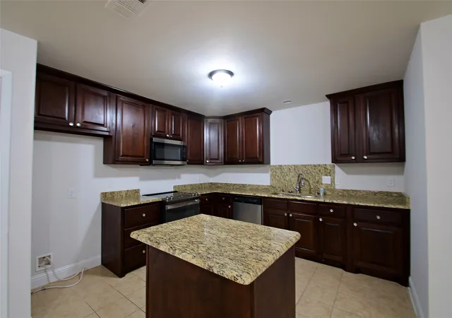 Photo 2 of Sale Pending at 4702 Mariner Dr, Rowlett, TX 75088 | MLS# 21266179 | Listing updated on 2026-07-25