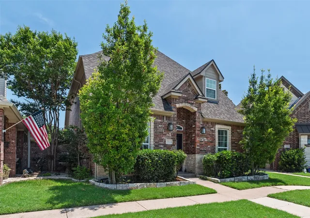 Photo 2 of Single family home for sale at 3300 Fountain Wy, Granbury, TX 76049 | MLS# 21265470 | Listing updated on 2026-07-08
