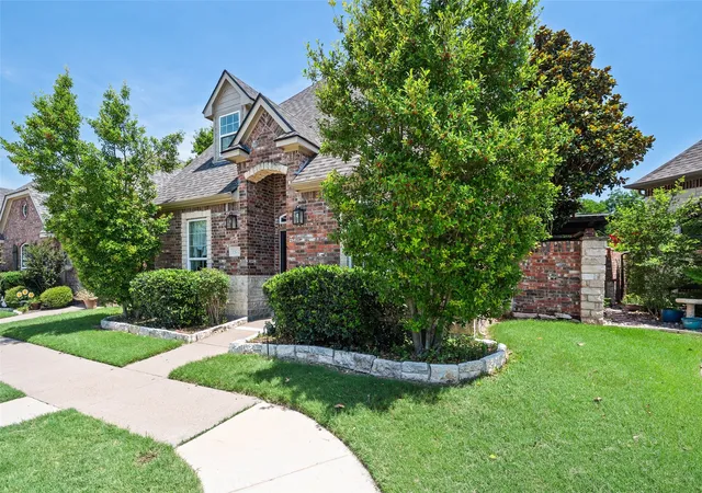 Photo 3 of Single family home for sale at 3300 Fountain Wy, Granbury, TX 76049 | MLS# 21265470 | Listing updated on 2026-07-08
